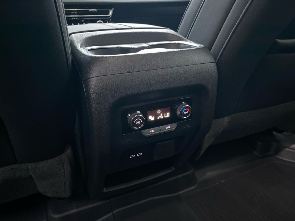 2026 Chevrolet Traverse LT 2LT
