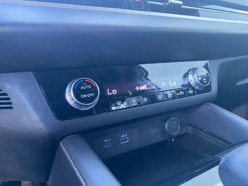2022 Mitsubishi Outlander ES