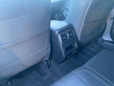 2022 Mitsubishi Outlander ES