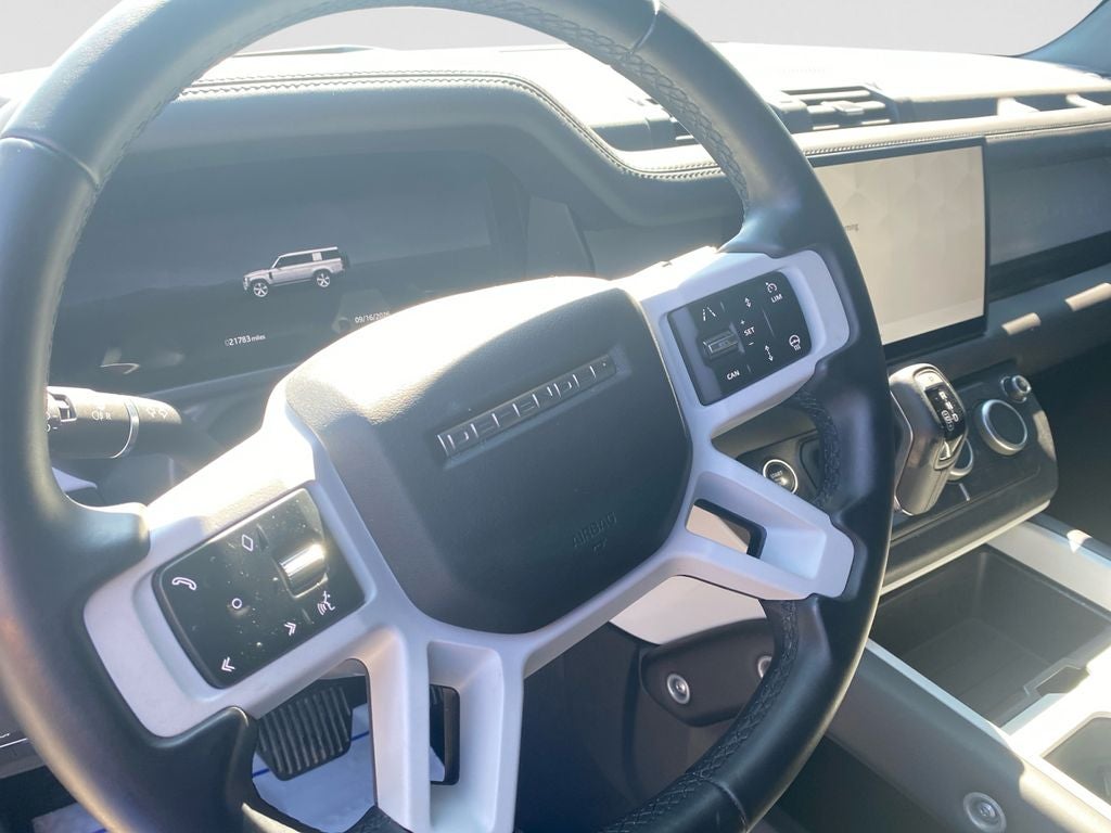 2025 Land Rover Defender 130 X-Dynamic SE