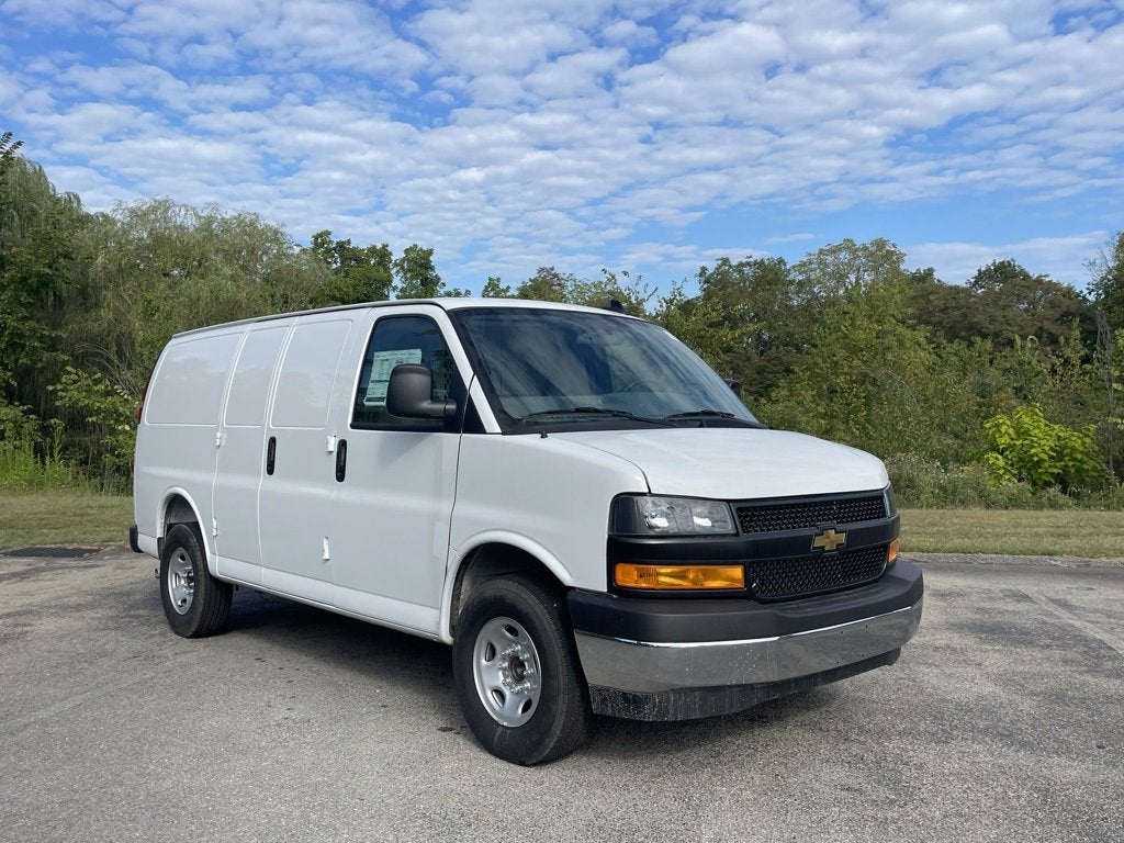 2025 Chevrolet Express Cargo 2500 WT