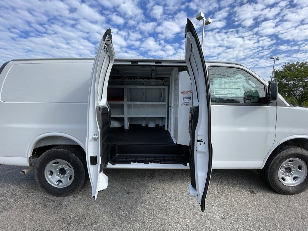 2025 Chevrolet Express Cargo 2500 WT