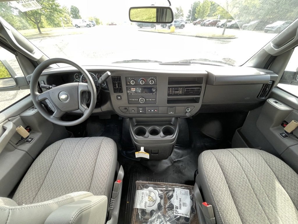 2025 Chevrolet Express Cargo 2500 WT