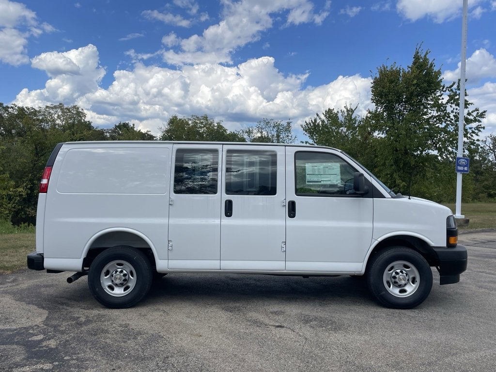 2025 Chevrolet Express Cargo 2500 WT