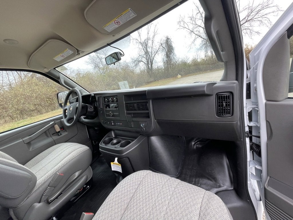 2025 Chevrolet Express Cargo 2500 WT
