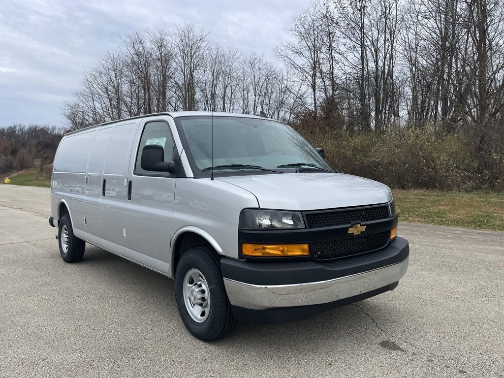 2025 Chevrolet Express Cargo 2500 WT