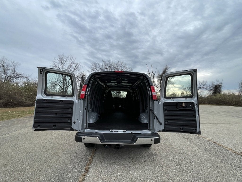2025 Chevrolet Express Cargo 2500 WT