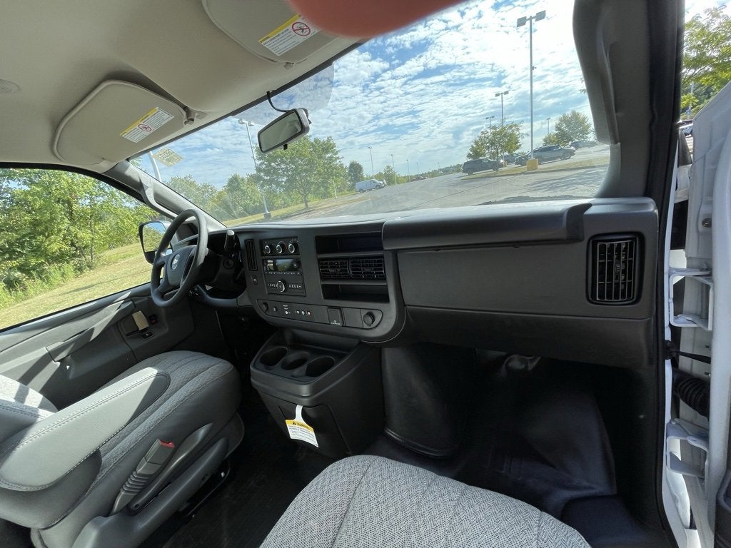 2025 Chevrolet Express Cargo 3500 WT