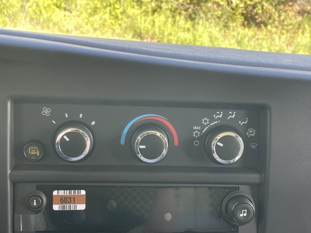 2025 Chevrolet Express Cargo 3500 WT