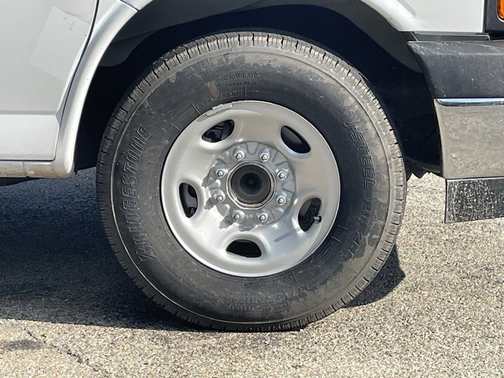 2025 Chevrolet Express Cargo 3500 WT