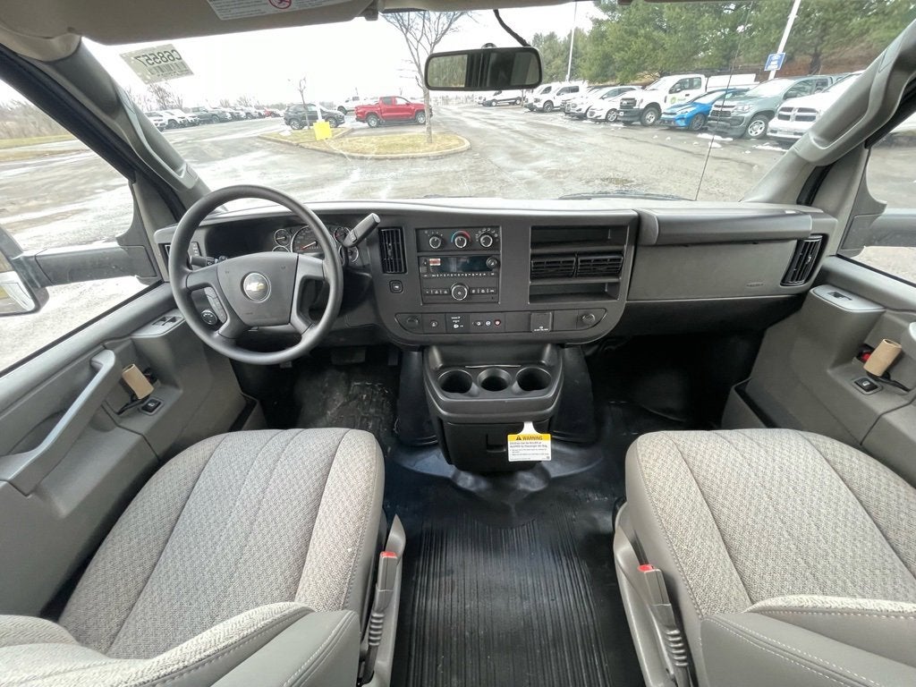 2026 Chevrolet Express Cutaway 3500 1WT