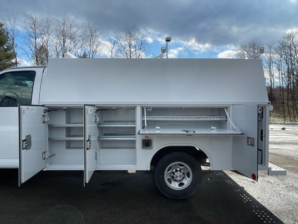 2026 Chevrolet Express Cutaway 3500 1WT