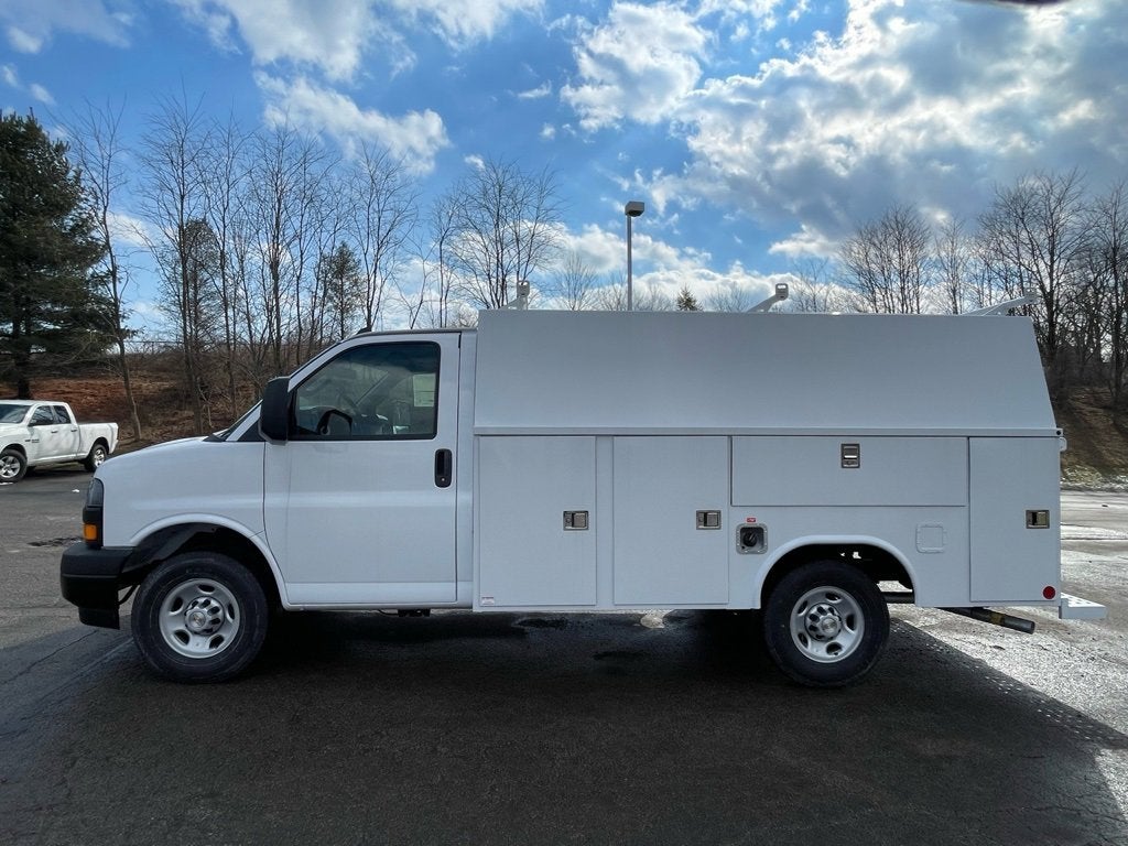 2026 Chevrolet Express Cutaway 3500 1WT