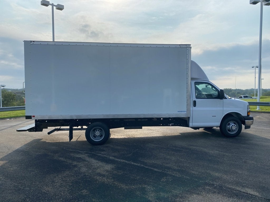2025 Chevrolet Express Cutaway 3500 1WT