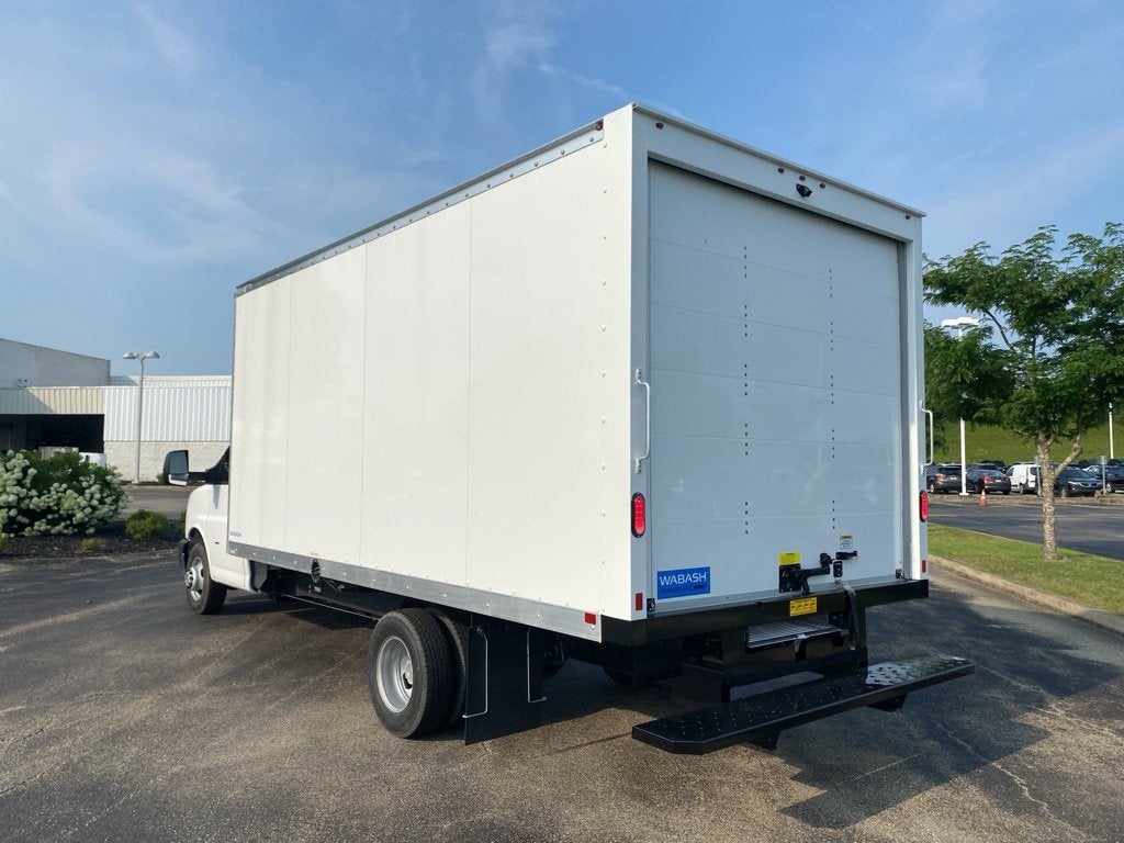 2025 Chevrolet Express Cutaway 3500 1WT