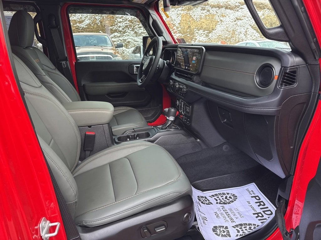 2025 Jeep Gladiator Mojave X