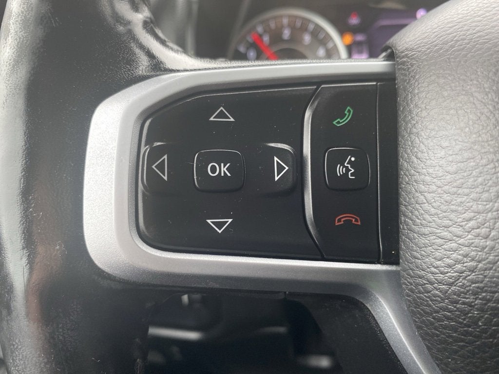 2020 RAM 1500 Big Horn Crew Cab 4x4 5'7" Box