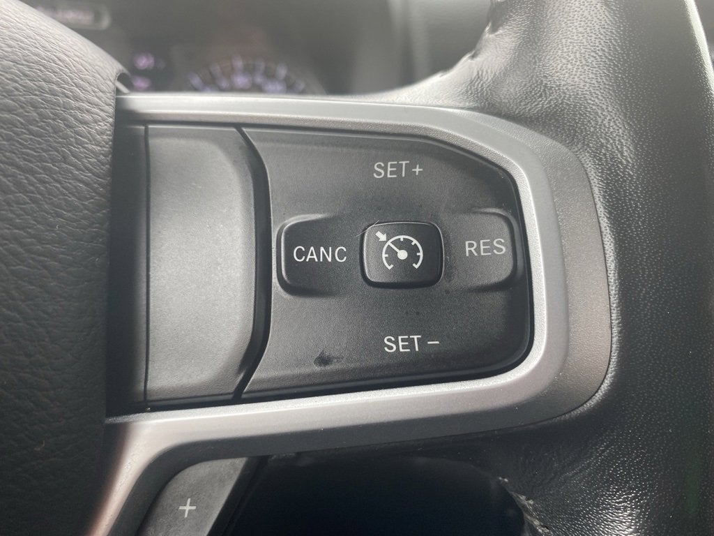 2020 RAM 1500 Big Horn Crew Cab 4x4 5'7" Box