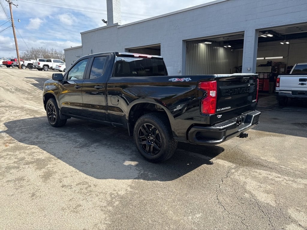 2023 Chevrolet Silverado 1500 Custom
