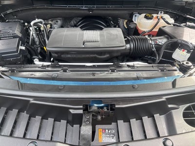 2025 Chevrolet Suburban LT