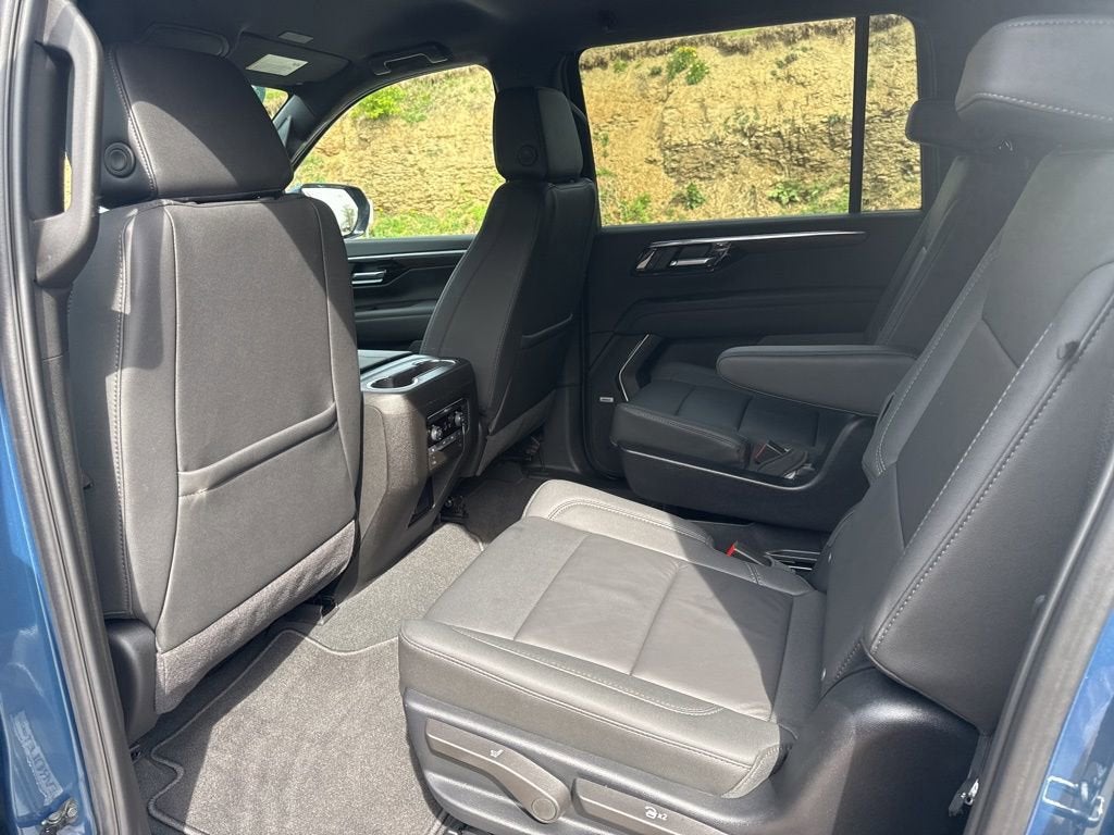 2025 Chevrolet Suburban LT