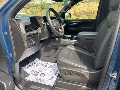 2025 Chevrolet Suburban LT