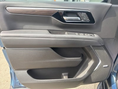 2025 Chevrolet Suburban LT