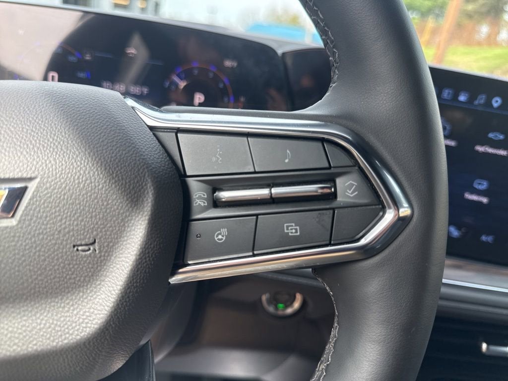 2025 Chevrolet Suburban LT