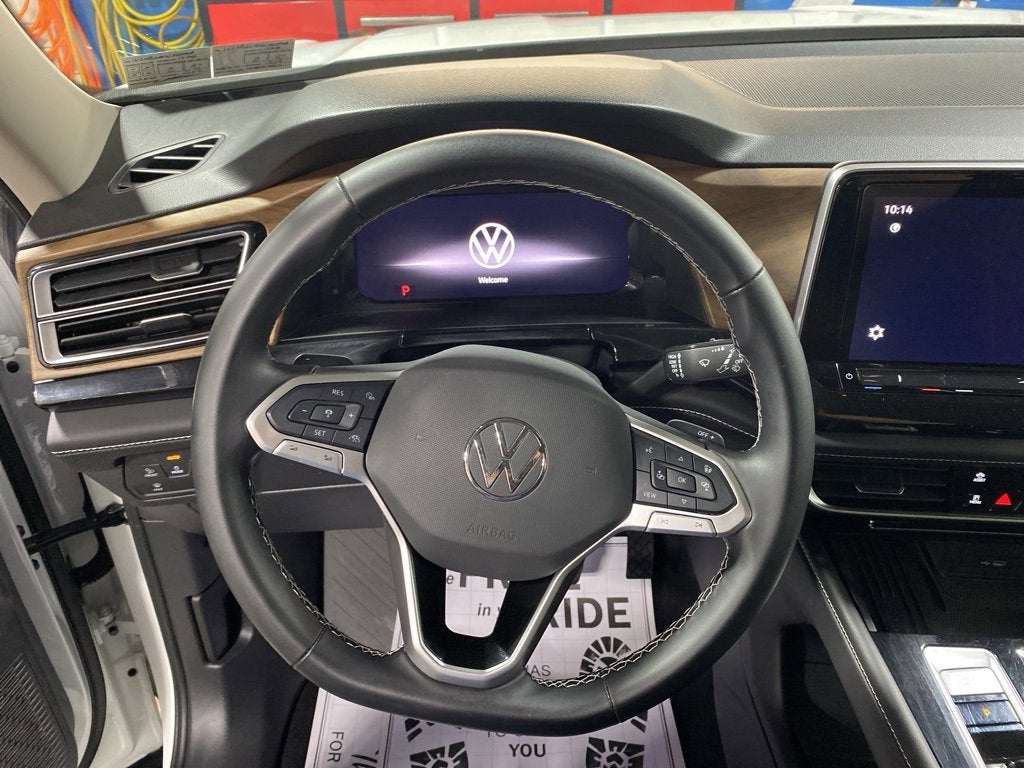 2025 Volkswagen Atlas 2.0T SE w/Technology
