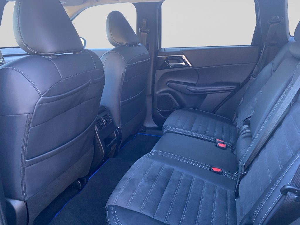 2024 Mitsubishi Outlander PHEV SE S-AWC