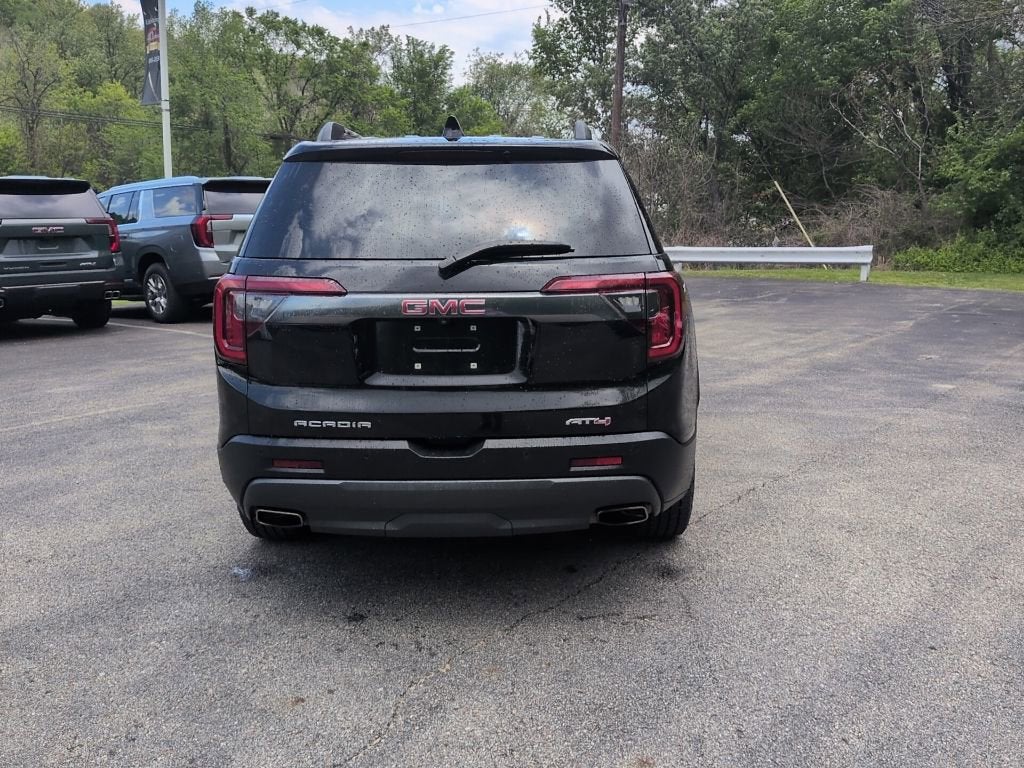2023 GMC Acadia AT4