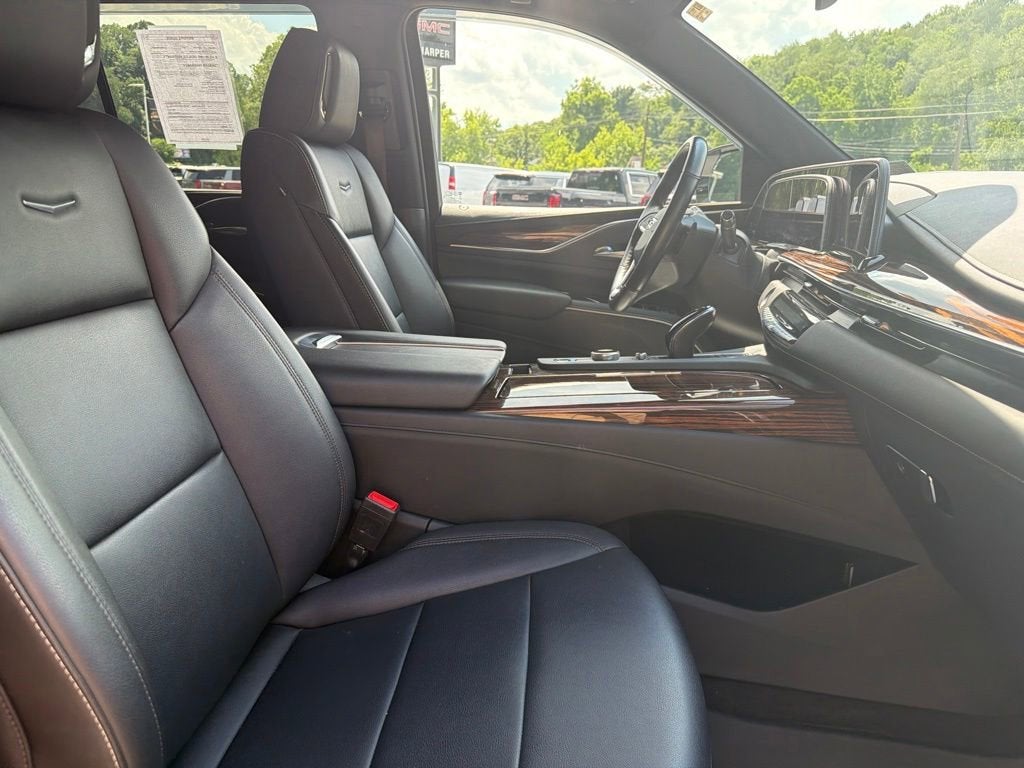 2022 Cadillac Escalade Luxury