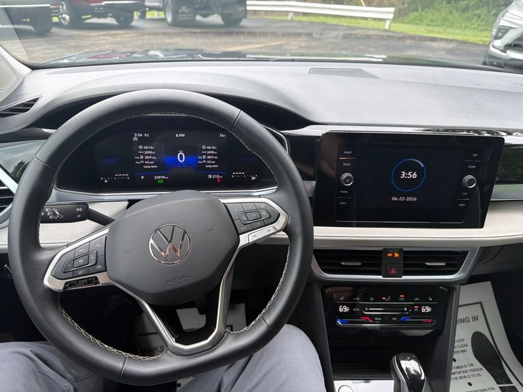 2025 Volkswagen Taos 1.5T SE
