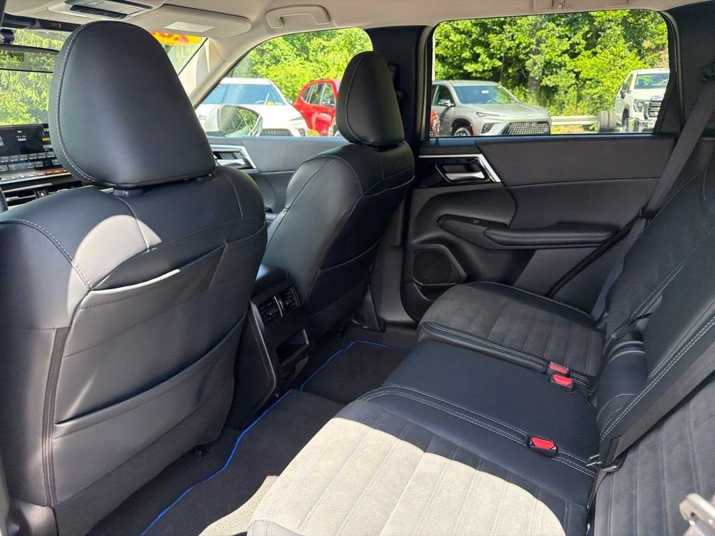 2024 Mitsubishi Outlander PHEV SE S-AWC