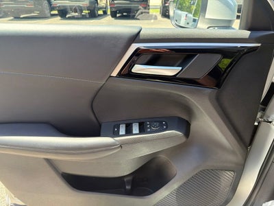 2024 Mitsubishi Outlander PHEV SE S-AWC