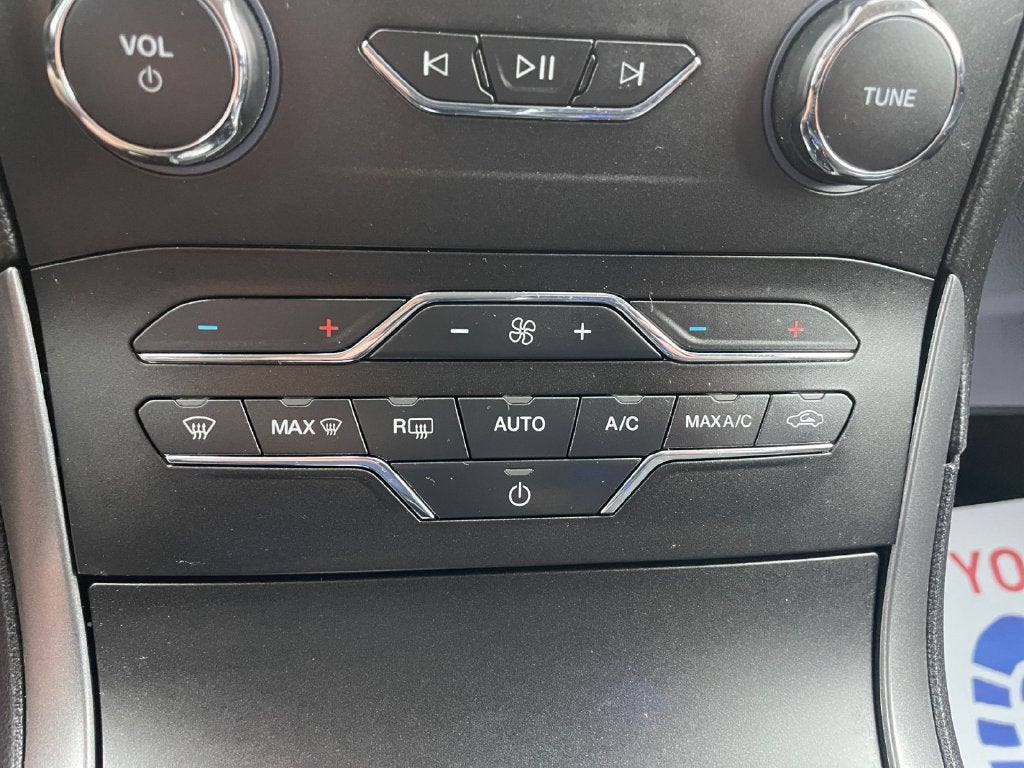 2020 Ford Edge SE