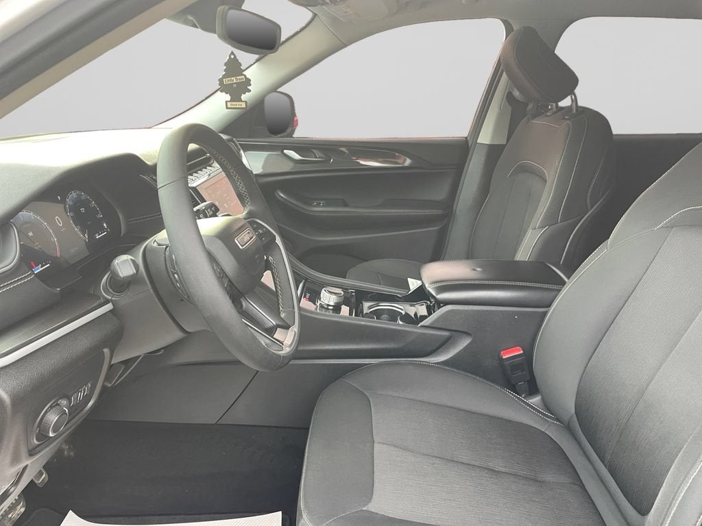 2023 Jeep Grand Cherokee L Laredo 4x4