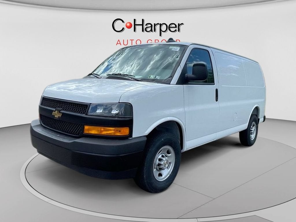 2025 Chevrolet Express Cargo WT