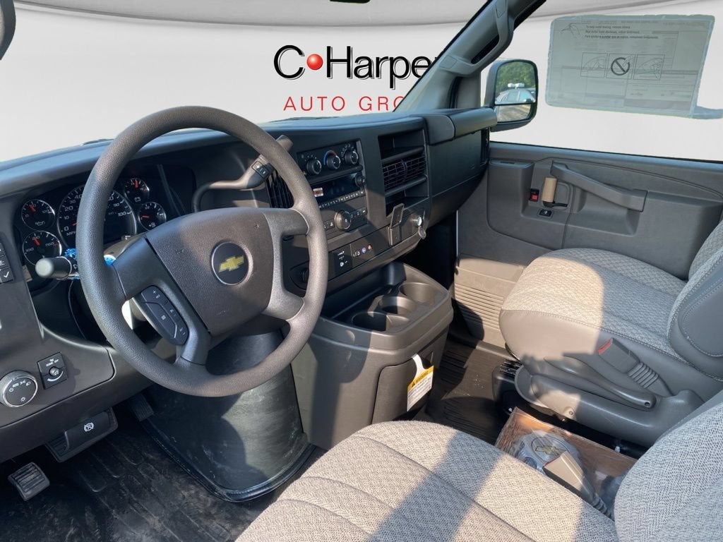 2025 Chevrolet Express Cargo WT
