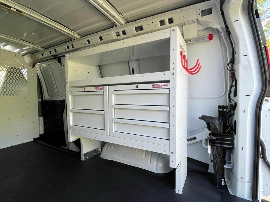 2025 Chevrolet Express Cargo WT