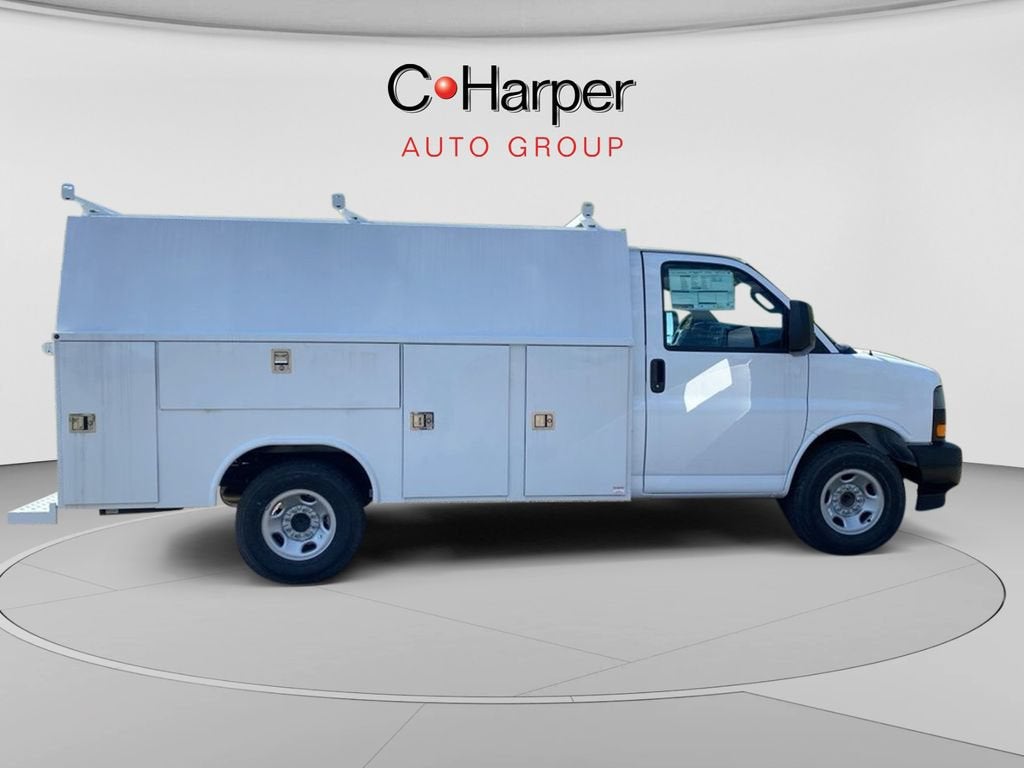 2026 Chevrolet Express Cutaway 3500 1WT