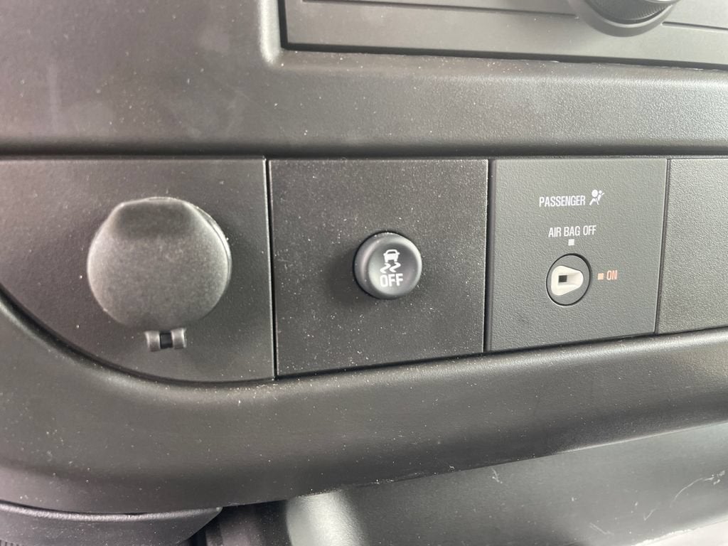 2026 Chevrolet Express Cutaway 3500 1WT