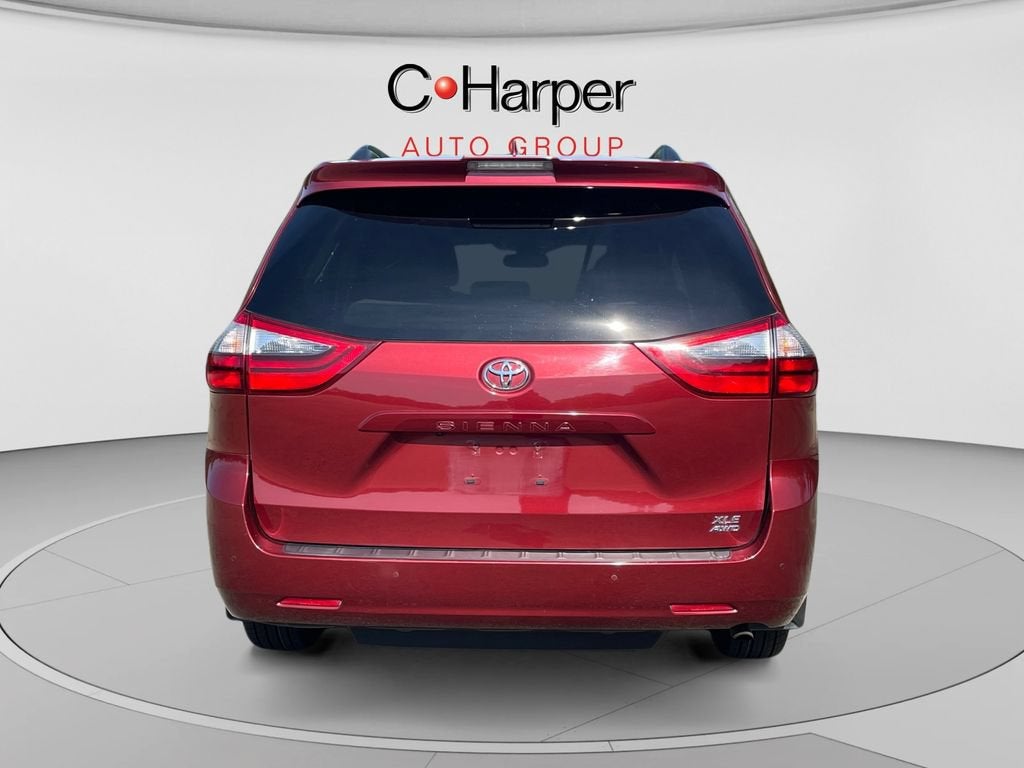 2020 Toyota Sienna XLE